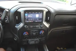 Chevrolet Silverado 1500 4WD Cabina Crew 147" RST