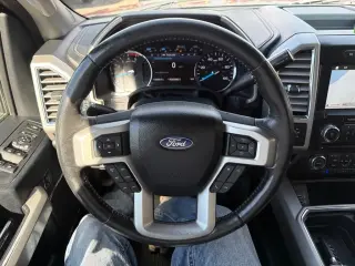 Ford F-250 SD Lariat 2017