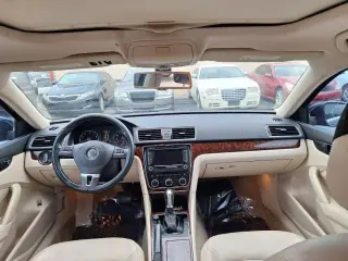 2012 Volkswagen Passat SEL