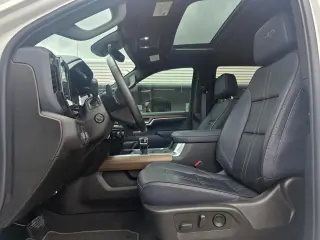 2023 Chevrolet Silverado 1500 High Country Crew Cab 4WD