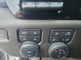 2023 Chevrolet Silverado 1500 High Country Crew Cab 4WD