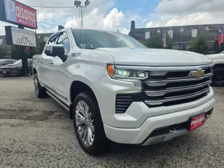 2023 Chevrolet Silverado 1500 High Country Crew Cab 4WD