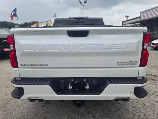 2023 Chevrolet Silverado 1500 High Country Crew Cab 4WD