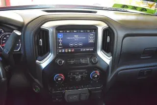 Chevrolet Silverado 1500 4WD Cabina Crew 147" RST