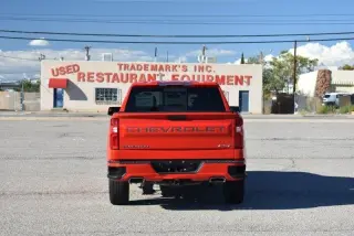 Chevrolet Silverado 1500 4WD Cabina Crew 147" RST