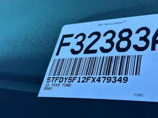Toyota Tundra 2015 4x4 SR5 4dr CrewMax Cab Pickup SB (5.7L V8)