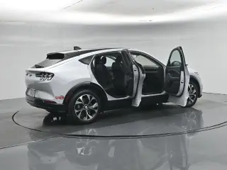 Ford Mustang Mach-E 2023 Premium 4p SUV
