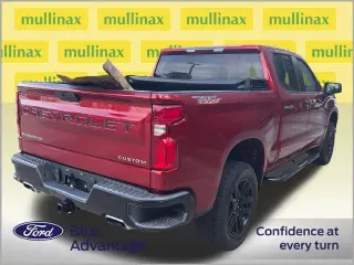 Chevrolet Silverado 1500 2021 4x4 Custom Trail Boss 4p. Cabina de tripulación 5.8 ft. CB