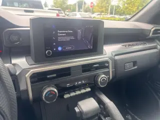 Toyota Tacoma 2024 4x4 SR5 4p Doble Cabina Doble 5.0 ft CB