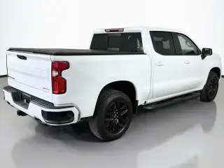 Chevrolet Silverado 1500 2024 4x4 RST 4p. Cabina de tripulação 5.8 pies CB