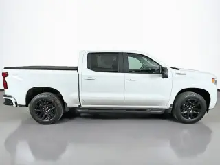 Chevrolet Silverado 1500 2024 4x4 RST 4p. Cabina de tripulação 5.8 pies CB