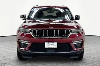 Jeep Grand Cherokee 2022 4x4 Limited 4p SUV (versión de mitad de año)