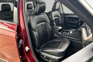 Jeep Grand Cherokee 2022 4x4 Limited 4p SUV (versión de mitad de año)