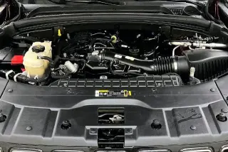 Jeep Grand Cherokee 2022 4x4 Limited 4p SUV (versión de mitad de año)