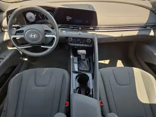 Hyundai ELANTRA 2025 SEL Confort 4p Sedan