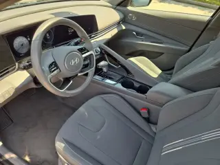 Hyundai ELANTRA 2025 SEL Confort 4p Sedan