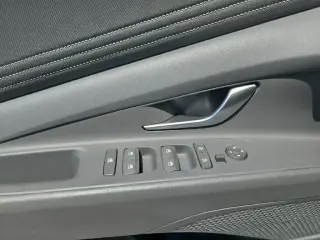 Hyundai ELANTRA 2025 SEL Confort 4p Sedan