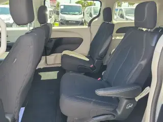 Chrysler Voyager 2024 LX 4dr Mini-Van