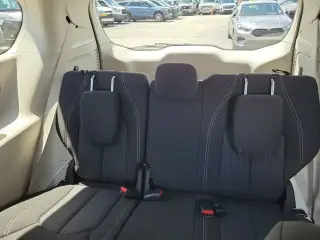 Chrysler Voyager 2024 LX 4dr Mini-Van