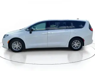 Chrysler Voyager 2024 LX 4dr Mini-Van