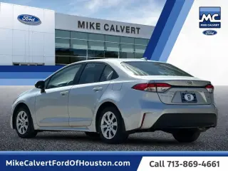 Toyota Corolla 2025 LE 4p Sedán