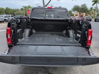 Ford F-150 2023 4x4 XLT 4dr SuperCrew 5.5 ft. SB