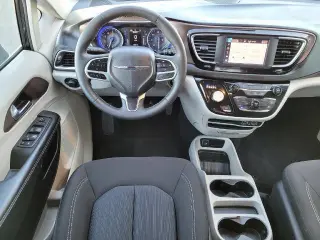 Chrysler Voyager 2023 LX 4dr Mini-Van