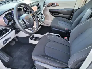 Chrysler Voyager 2023 LX 4dr Mini-Van