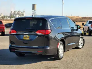 Chrysler Voyager 2023 LX 4dr Mini-Van