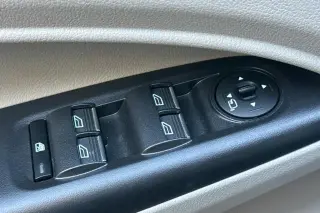 Ford Transit Connect 2023 Titanium 4p LWB Mini-Furgoneta con Puerta Trasera Elevable