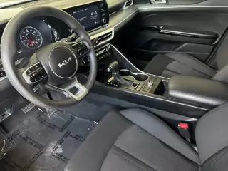 Kia K5 2023 LXS 4dr Sedán