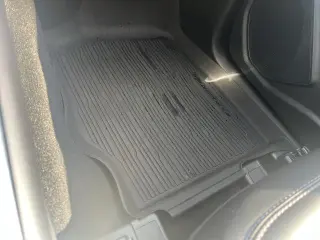 Ford Explorer 2023 4x2 XLT SUV con tracción total 4 puertas