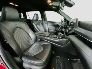 Toyota Highlander 2023 L 4dr SUV