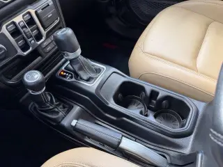 Jeep Wrangler Unlimited 2019 4x4 Sahara 4dr SUV