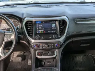 GMC Acadia 2023 4x4 SLT 4puertas SUV