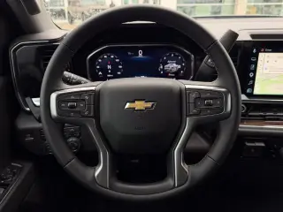 Chevrolet Silverado 1500 2026 4x4 LT 4dr Crew Cab 5.8 ft. SB con 2FL
