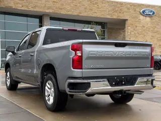 Chevrolet Silverado 1500 2026 4x4 LT 4dr Crew Cab 5.8 ft. SB con 2FL