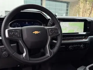 Chevrolet Silverado 1500 2026 4x4 LT 4dr Crew Cab 5.8 ft. SB con 2FL