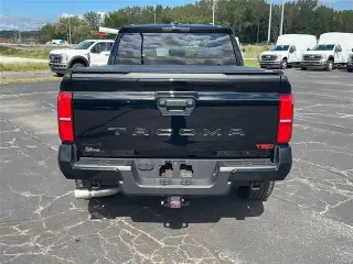 Toyota Tacoma 2025 4x4 TRD Sport 4p Doble Cabina 5.0 ft SB 8A