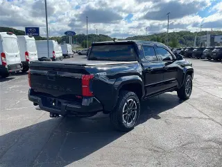 Toyota Tacoma 2025 4x4 TRD Sport 4p Doble Cabina 5.0 ft SB 8A