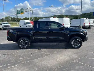 Toyota Tacoma 2025 4x4 TRD Sport 4p Doble Cabina 5.0 ft SB 8A
