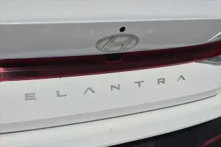 Hyundai ELANTRA 2024 SEL 4p Sedan