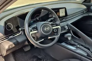 Hyundai ELANTRA 2024 SEL 4p Sedan