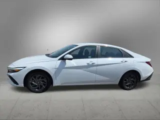 Hyundai ELANTRA 2024 SEL 4p Sedan