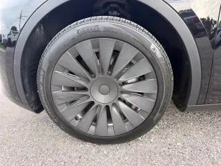 Tesla Model Y 2023 AWD Long Range 4p Crossover