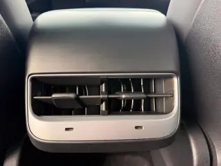 Tesla Model Y 2023 AWD Long Range 4p Crossover