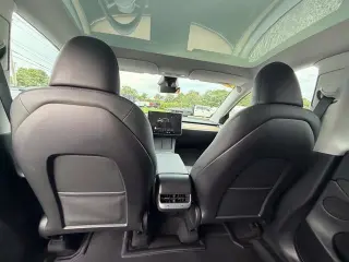 Tesla Model Y 2023 AWD Long Range 4p Crossover