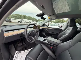 Tesla Model Y 2023 AWD Long Range 4p Crossover
