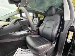 Tesla Model Y 2023 AWD Long Range 4p Crossover