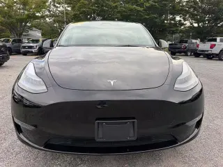Tesla Model Y 2023 AWD Long Range 4p Crossover